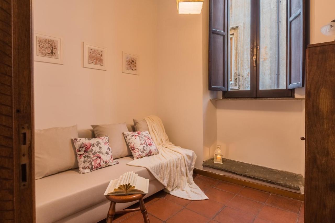 Apartment Secret Coronari